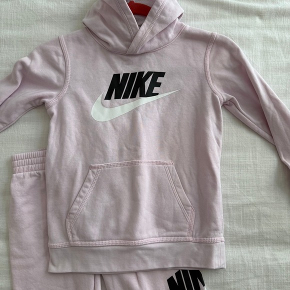 Nike Girls Pink Hoodie and Joggers Tracksuit Set Size 6X 6-7Yrs Futura Logo - Picture 2 of 6